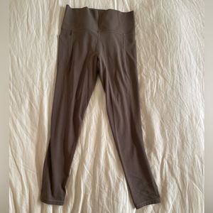 Athleta Salutation Stash Pocket II 7/8 Leggings (sz MT)